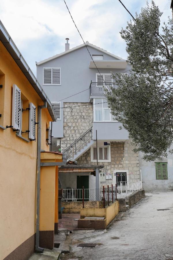 Apartments By The Sea Kastel Kambelovac, Kastela - 8679 Esterno foto