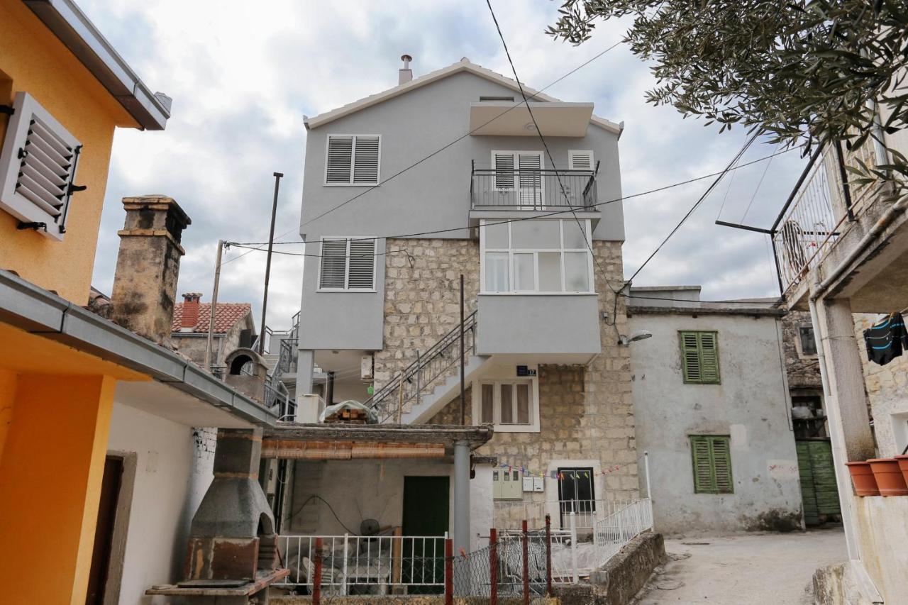 Apartments By The Sea Kastel Kambelovac, Kastela - 8679 Esterno foto