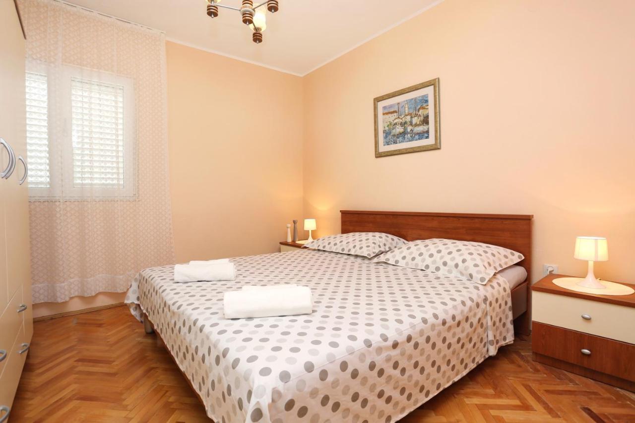 Apartments By The Sea Kastel Kambelovac, Kastela - 8679 Esterno foto