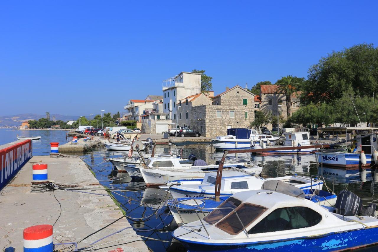 Apartments By The Sea Kastel Kambelovac, Kastela - 8679 Esterno foto